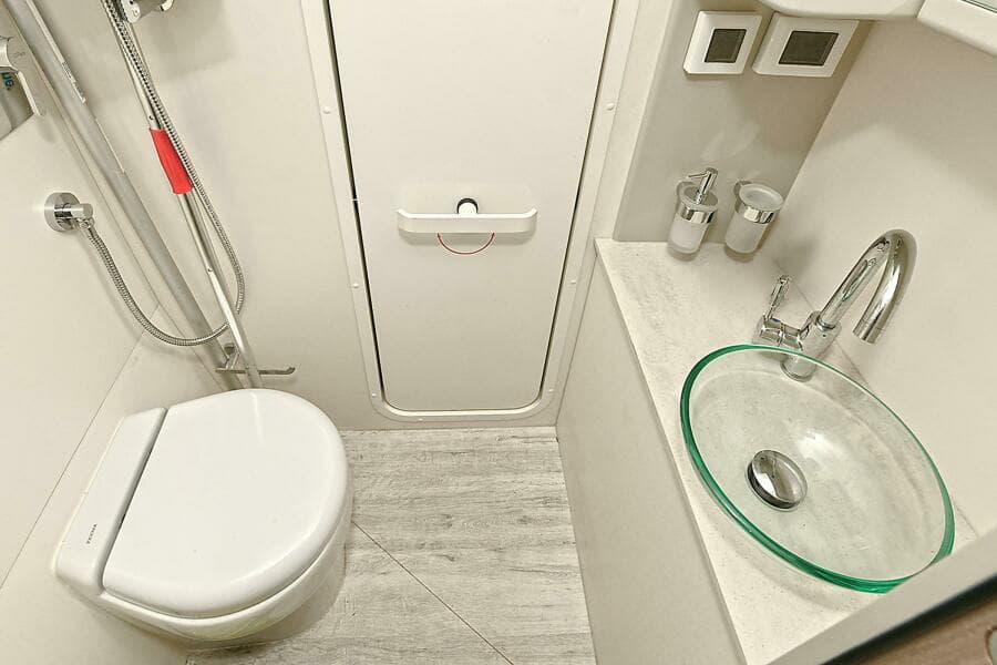 2022 Absolute 62 Fly