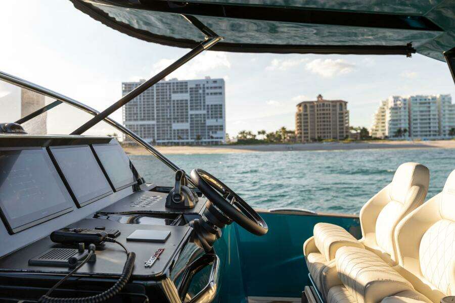 2024 Solaris 52 open