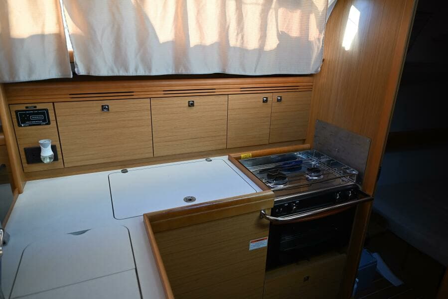 2010 Jeanneau Sun Odyssey 36i
