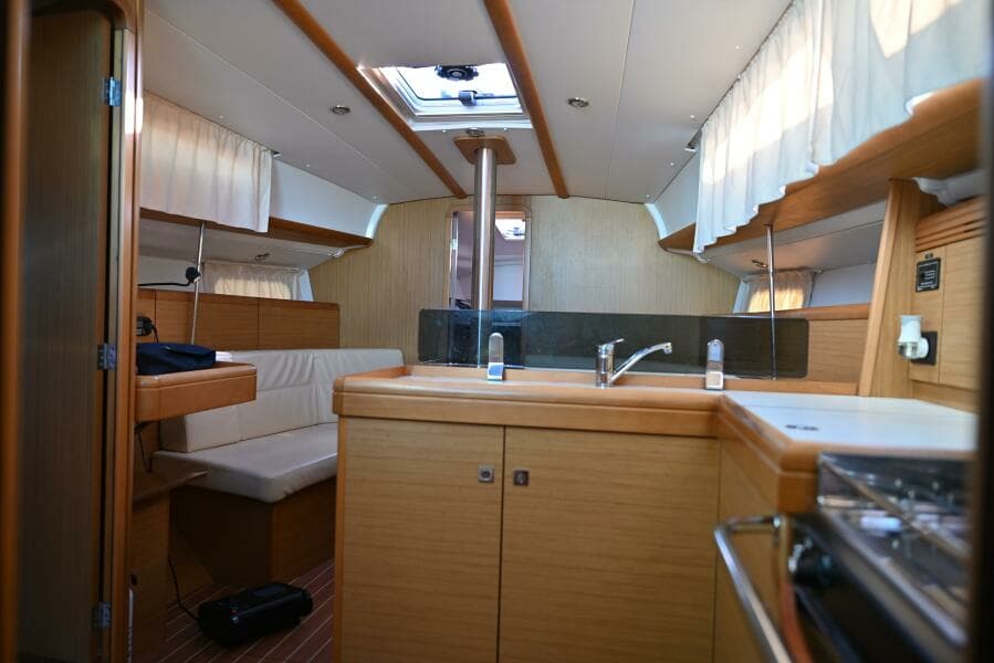 2010 Jeanneau Sun Odyssey 36i
