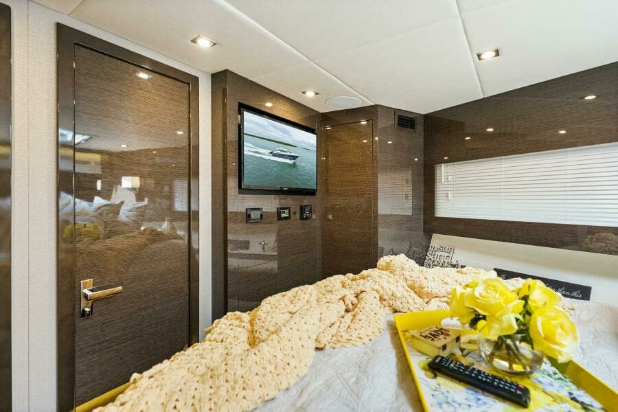 2020 46 Cruisers Cantius - Sweet Caroline - VIP Stateroom