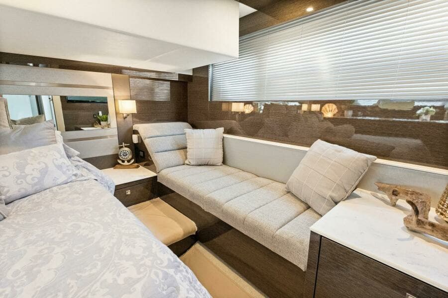 2020 46 Cruisers Cantius - Sweet Caroline - Master Stateroom