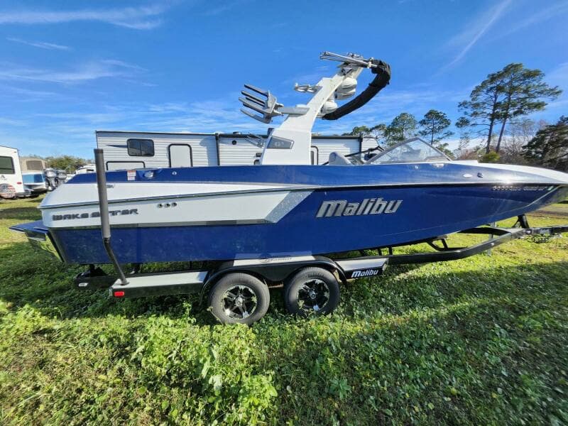 2018 Malibu Wakesetter 24 MXZ