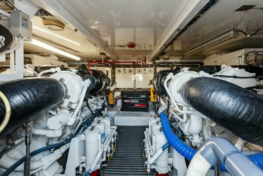 2007 Hatteras 64C - CHUPACBRA