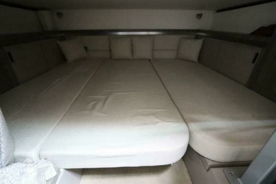 2019 Sea Ray 320 Sundancer