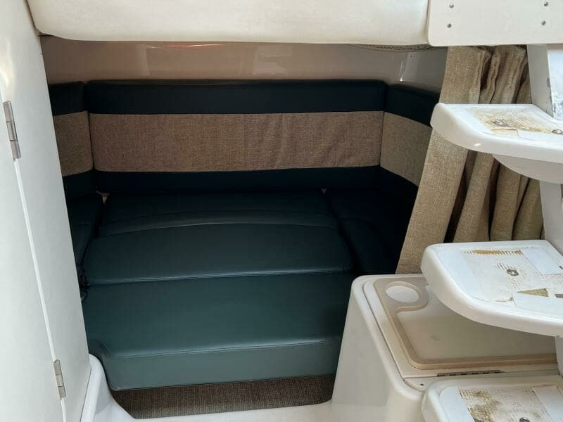 1998 Chris-Craft 320 Express Cruiser