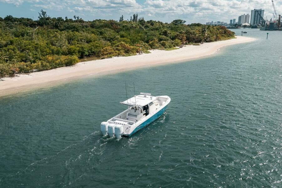 2022 Everglades 395CC