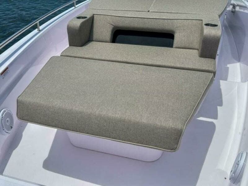 2024 Axopar 37XC CROSS CABIN