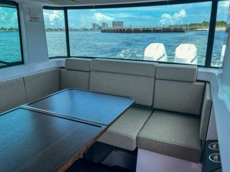 2024 Axopar 37XC CROSS CABIN