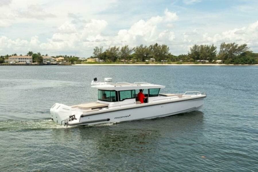 2024 Axopar 37XC CROSS CABIN