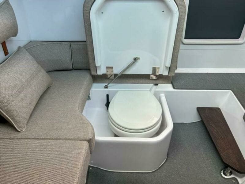 2024 Axopar 37XC CROSS CABIN