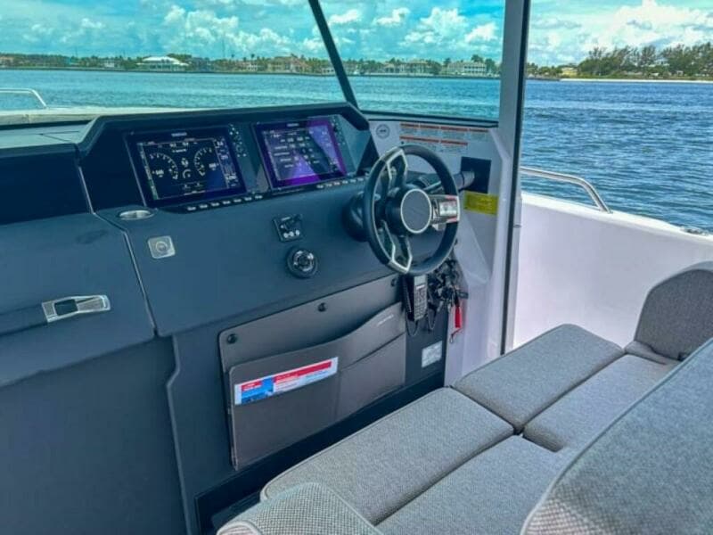 2024 Axopar 37XC CROSS CABIN