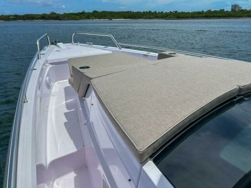 2024 Axopar 37XC CROSS CABIN