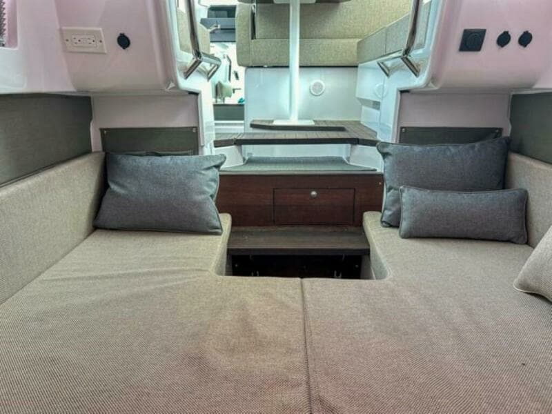 2024 Axopar 37XC CROSS CABIN