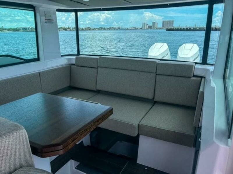 2024 Axopar 37XC CROSS CABIN