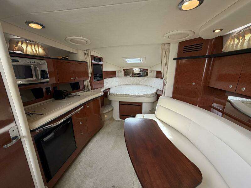 2005 Sea Ray 320 Sundancer