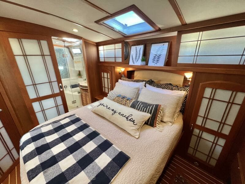 2017 Sabre 48 Salon Express