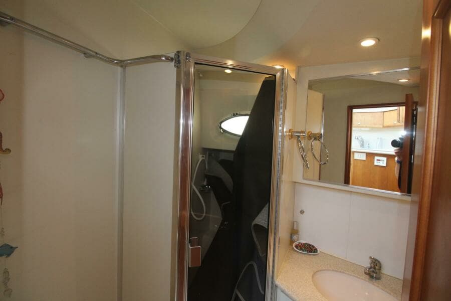 2000 Silverton 392 Aft Cabin
