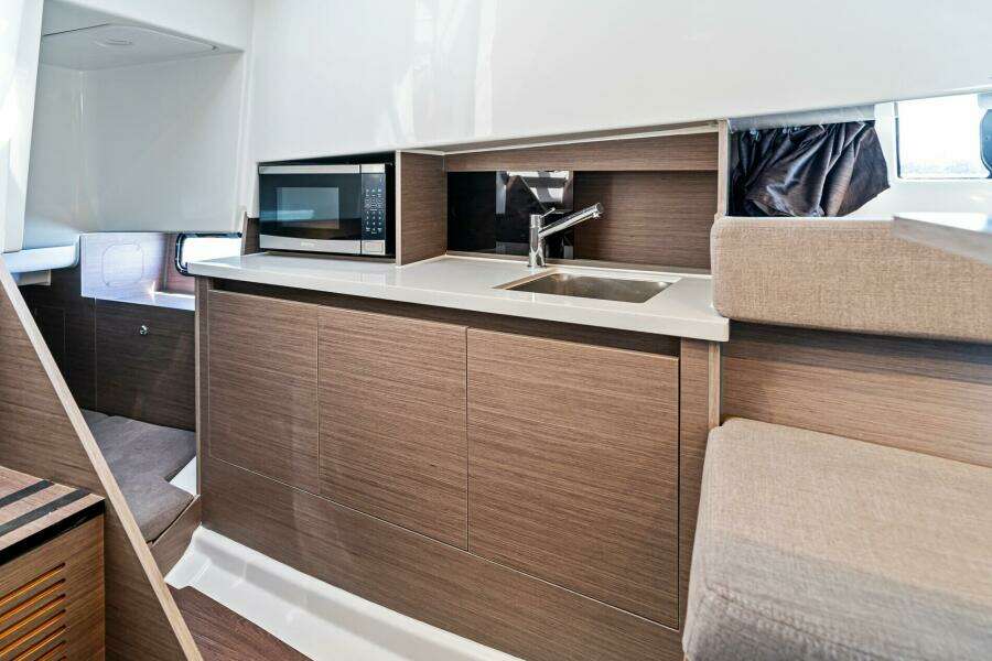 2026 Beneteau Flyer 9 SUNdeck