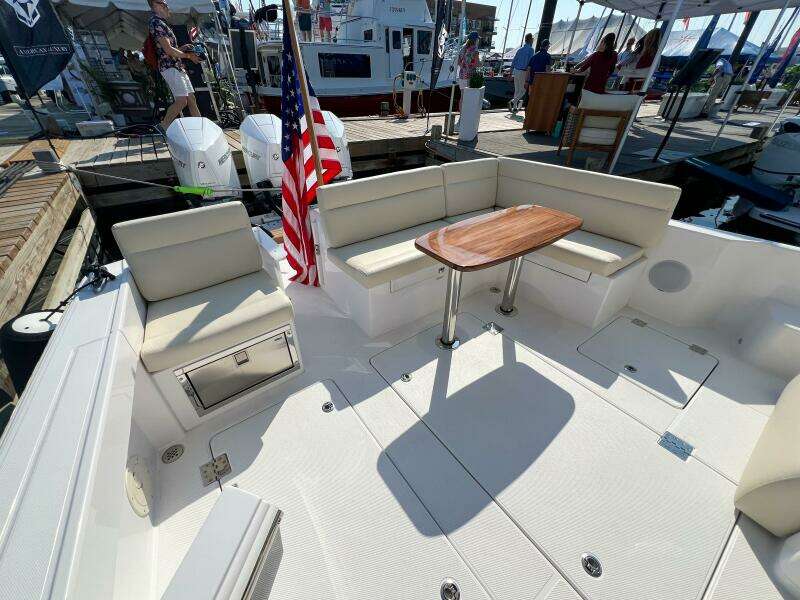 2026 True North 39 Outboard Express