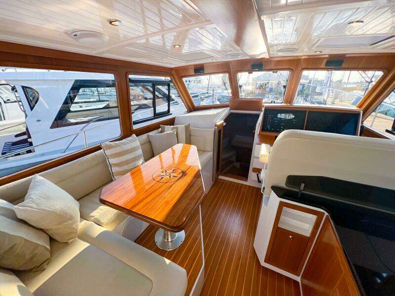 2026 True North 39 Outboard Express