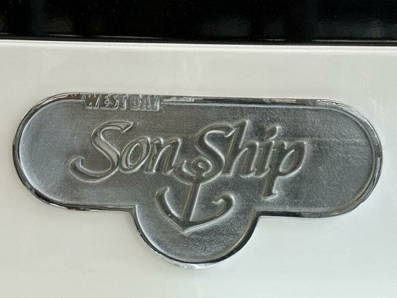 1993 West Bay Pilothouse