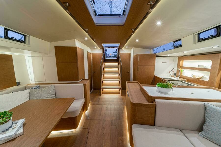 2025 BENETEAU Oceanis Yacht 54