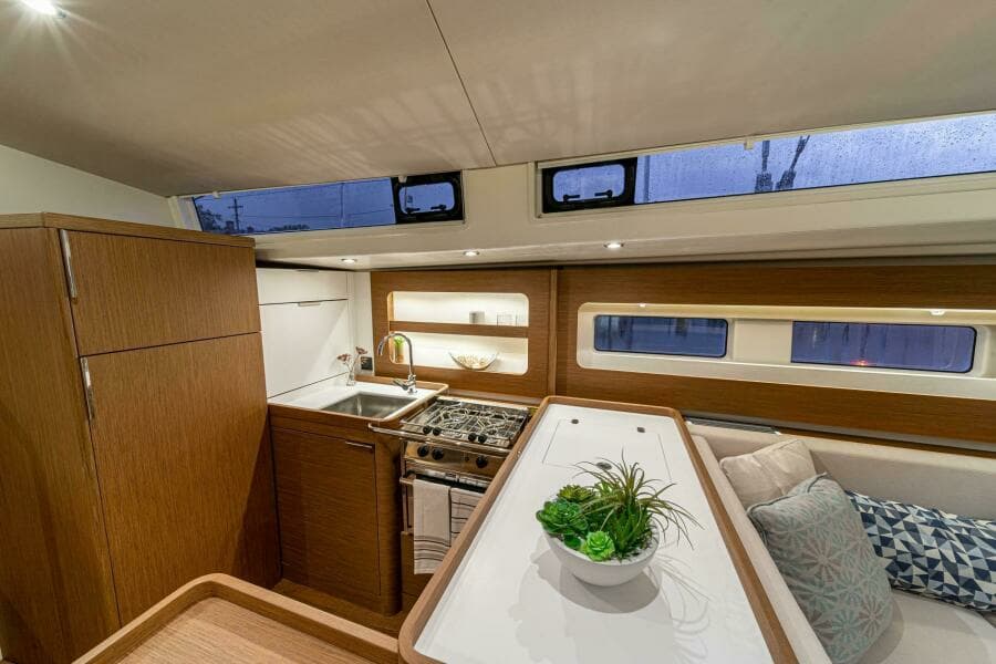 2025 BENETEAU Oceanis Yacht 54