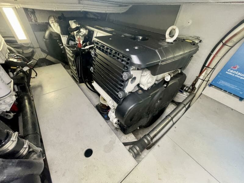 2017 Chris-Craft Commander 42