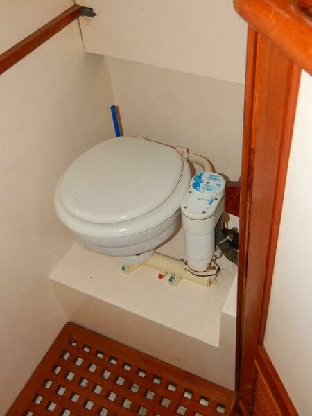 1987 Marine Trader Double Cabin Trawler