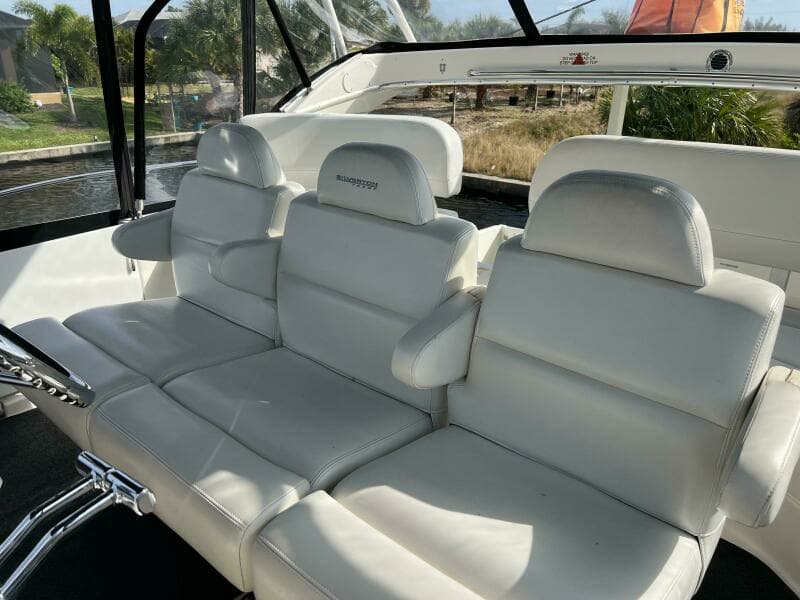 2002 Silverton 39 Motor Yacht