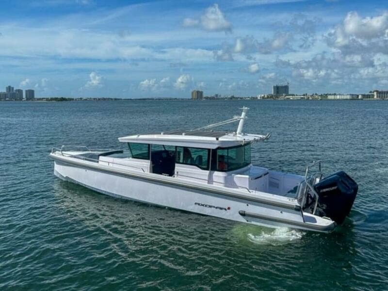 2024 Axopar 37XC CROSS CABIN