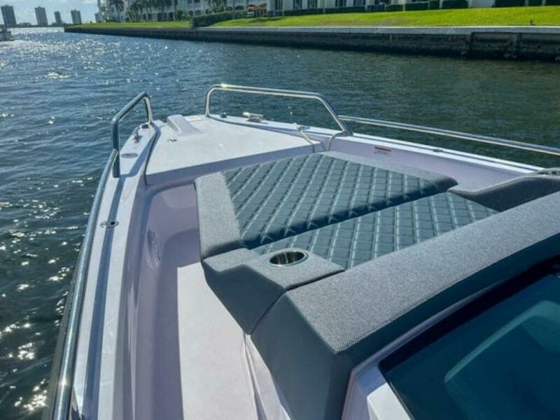 2024 Axopar 37XC CROSS CABIN