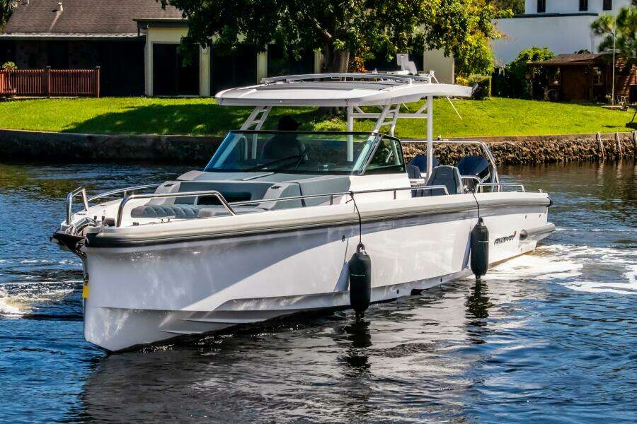 2024 Axopar 37 Sun Top