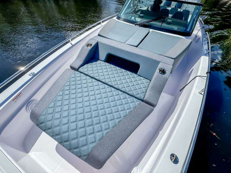 2024 Axopar 37 Sun Top