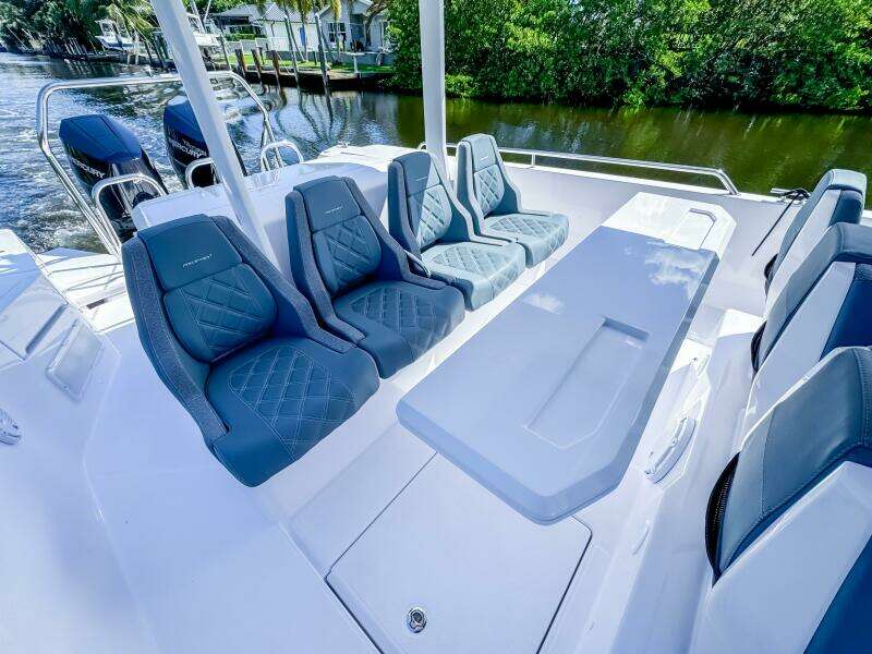 2024 Axopar 37 Sun Top