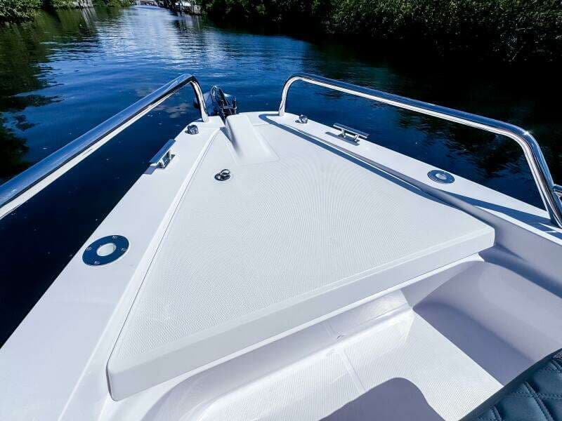 2024 Axopar 37 Sun Top