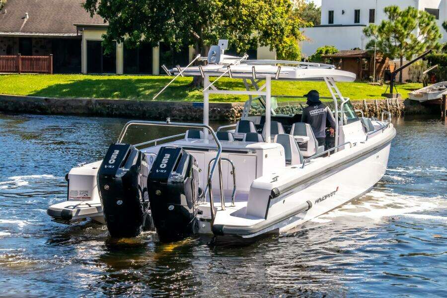 2024 Axopar 37 Sun Top