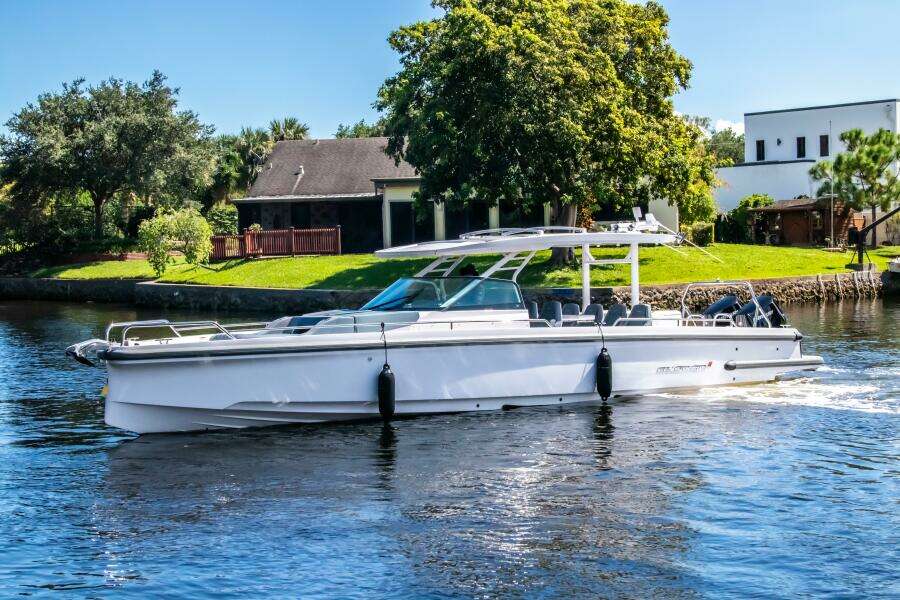 2024 Axopar 37 Sun Top