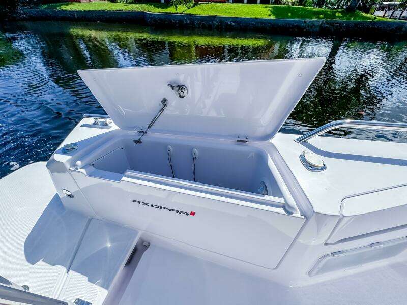 2024 Axopar 37 Sun Top