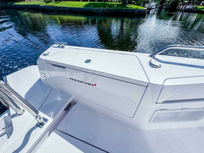 2024 Axopar 37 Sun Top