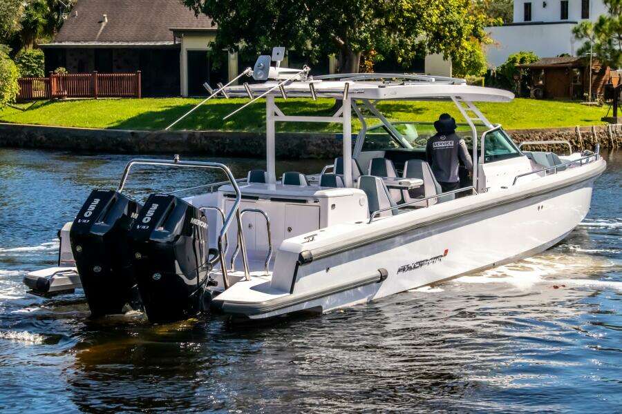 2024 Axopar 37 Sun Top