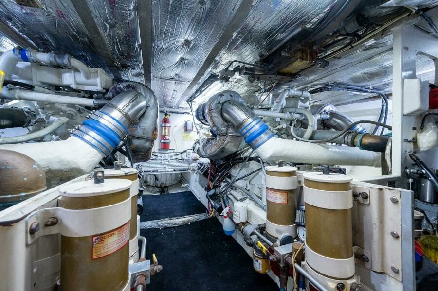 1986 Tollycraft Pilothouse