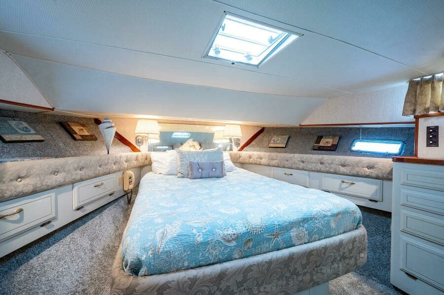 1986 Tollycraft Pilothouse