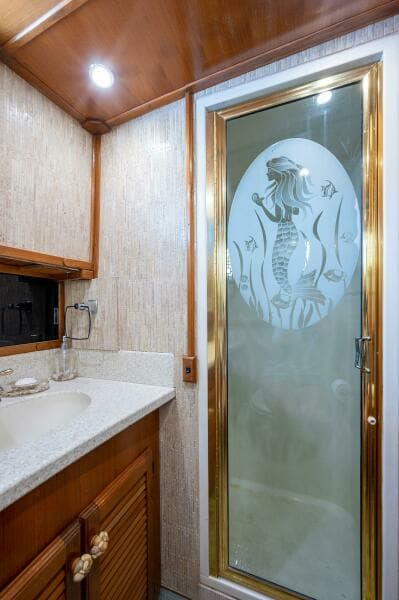 1986 Tollycraft Pilothouse