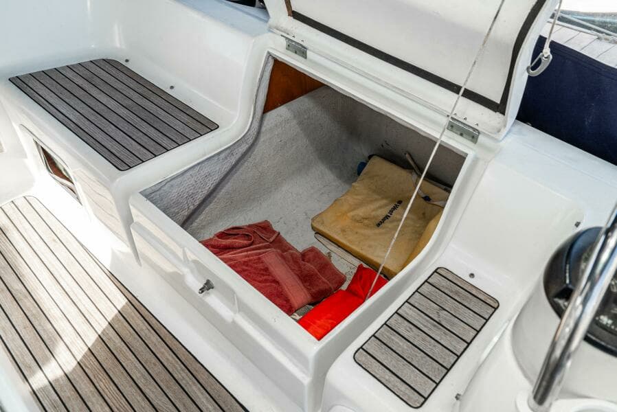 2001 Jeanneau 43 Sun Odessey