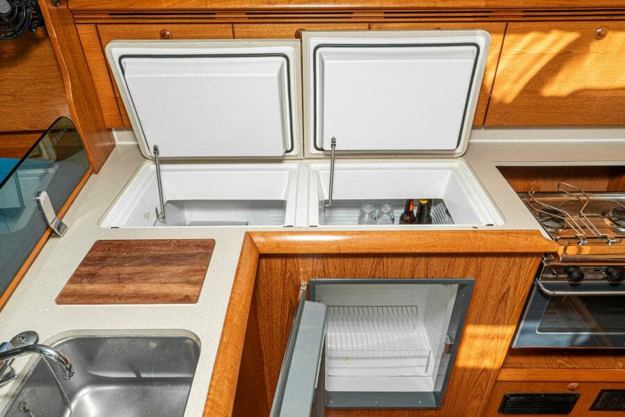 2001 Jeanneau 43 Sun Odessey