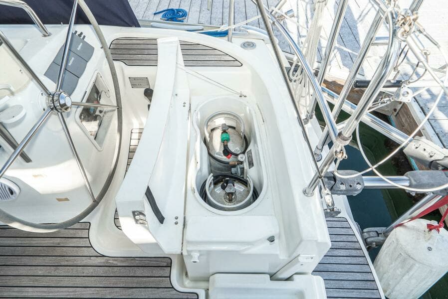 2001 Jeanneau 43 Sun Odessey