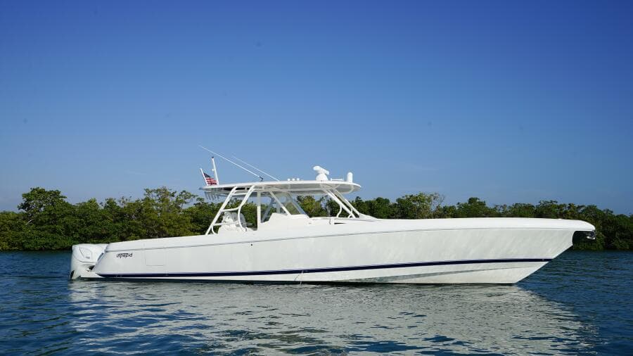 2016 Intrepid 47’ (14.33m) Intrepid,