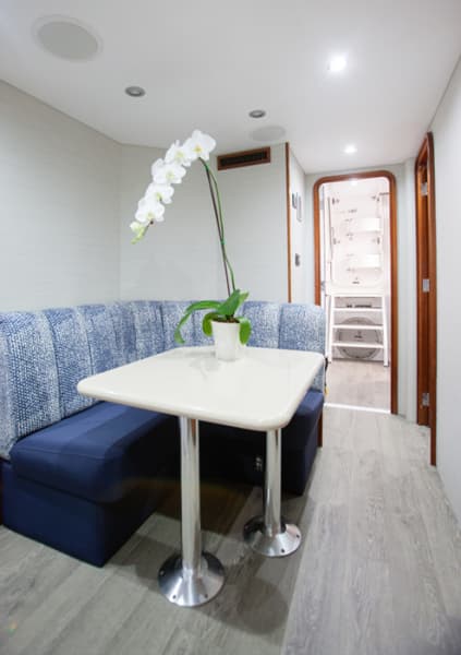 Crew Lounge / Dinette